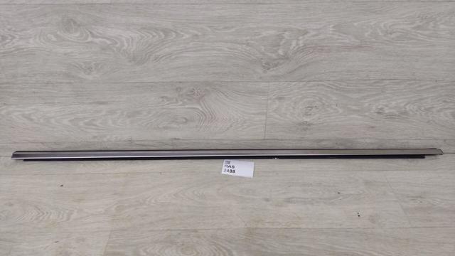Молдинг опускного стекла нижний, двери задней, левой 5NN839475AVNH VAG