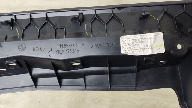Передняя панель 5NN857005A82V VAG