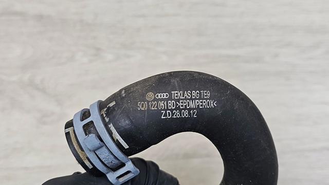Шланг радиатора охлаждения нижний 5Q0122051BD VAG