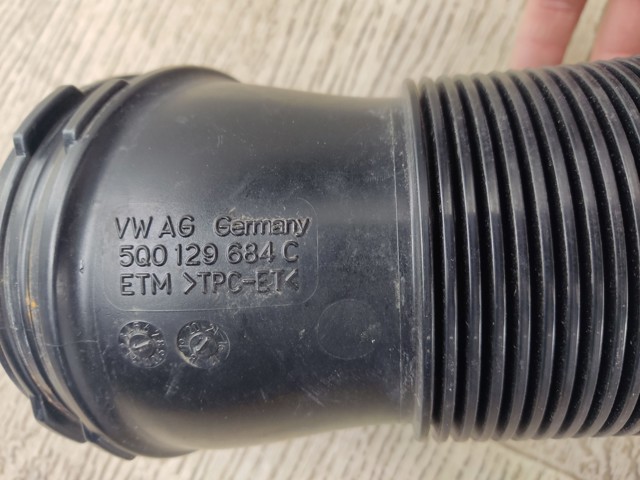 5Q0129684C VAG Выпускной патрубок воздушного фильтра купить в Кривой Рог