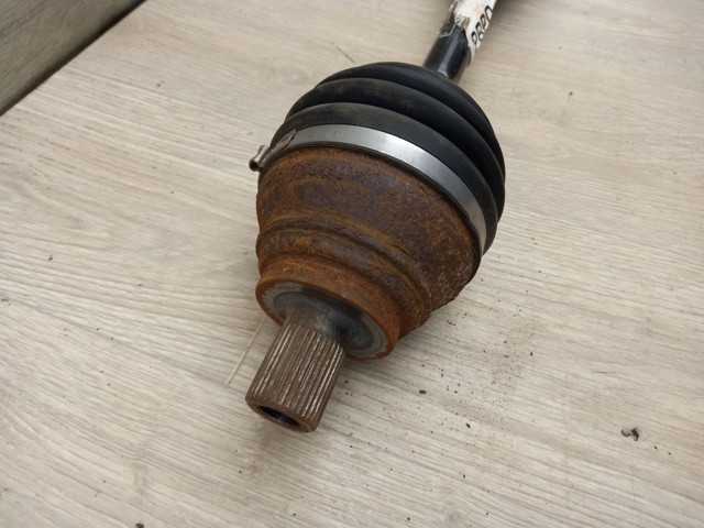 VAG 5Q0407271BT Левая полуось в наличии Павлоград