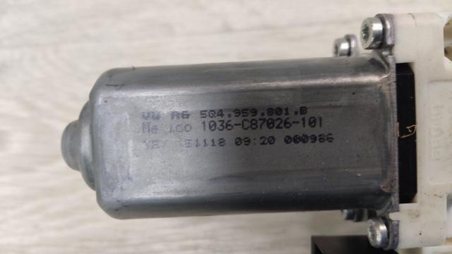 Мотор стеклоподъемника двери передней, левой 5Q4959801B VAG