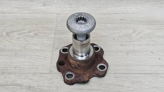 VAG 5QM501117A Поворотный кулак задний в наличии Украина