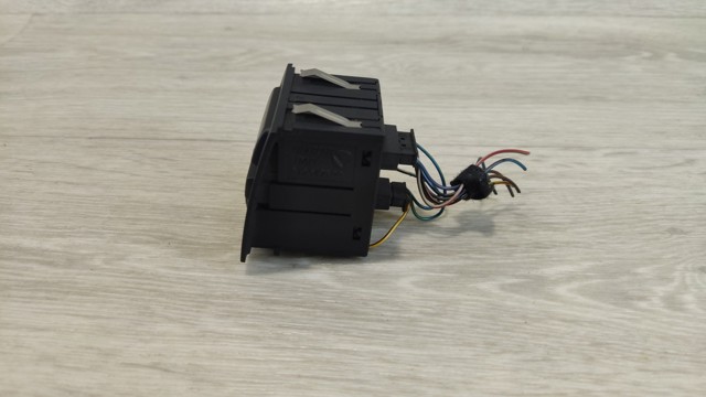 61316945652 BMW Кнопка аварийки купить в Ровно