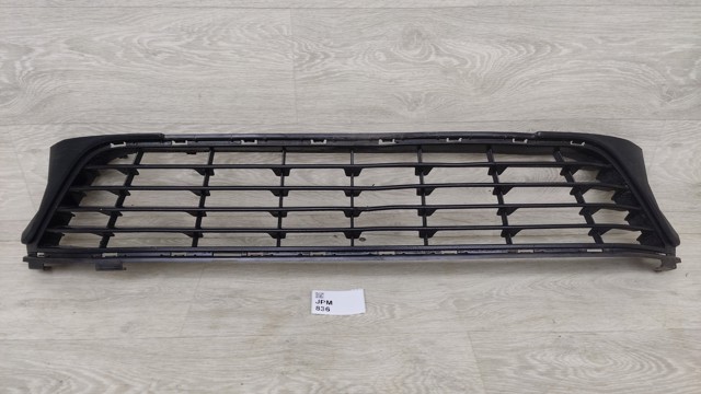 RENAULT 622540556R Решетка бампера переднего нижняя в наличии Тернополь