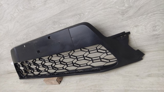 Решетка переднего бампера, нижняя 622541693R RENAULT