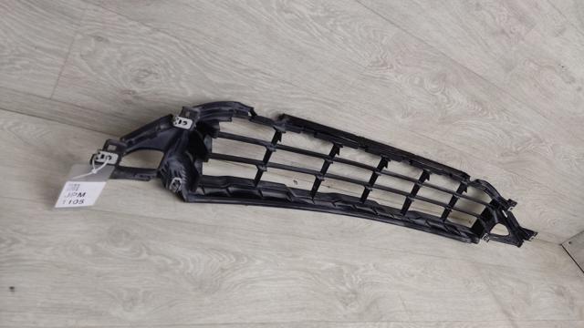 NISSAN 622546RR0A Решетка бампера переднего центральная в наличии Николаев