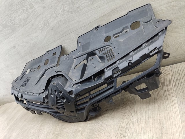 Решетка радиатора 622563184R RENAULT