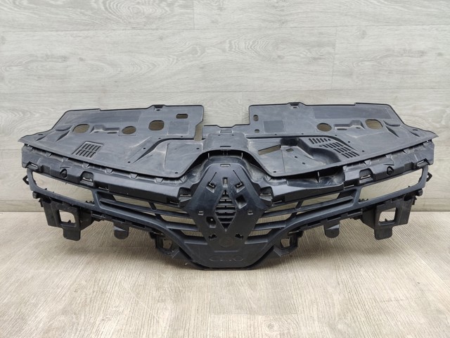 622563184R RENAULT Решетка радиатора купить в Ровно