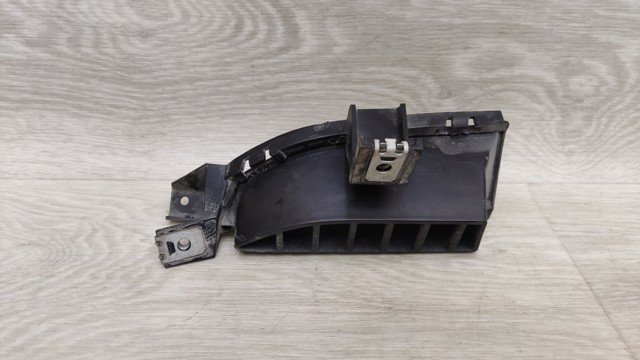 Решетка бампера переднего правая 622566RR0A NISSAN