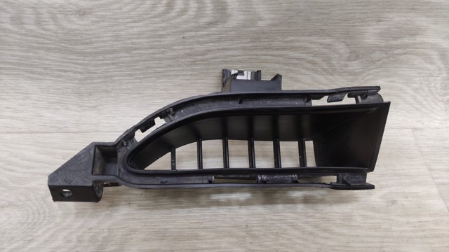 Решетка бампера переднего левая 622576RR0A NISSAN
