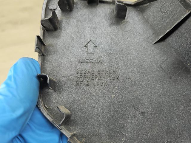 Заглушка бампера буксировочного крюка 622A06MR0H NISSAN
