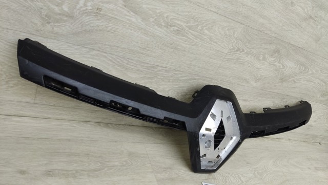 Молдинг решетки радиатора 623823514R RENAULT