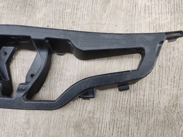 Кронштейн решетки радиатора 628101467R RENAULT