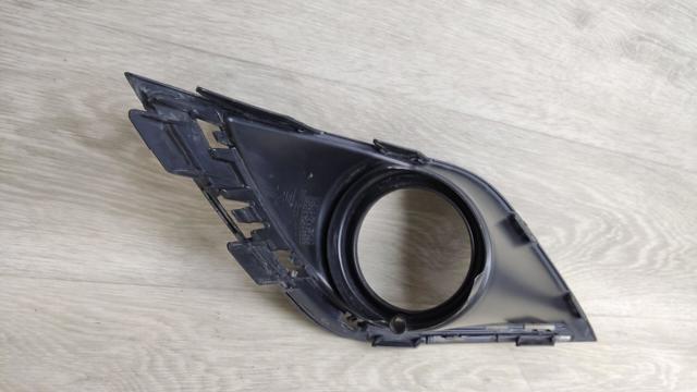 Заглушка под противотуманные фары, левая 6400G482 MITSUBISHI