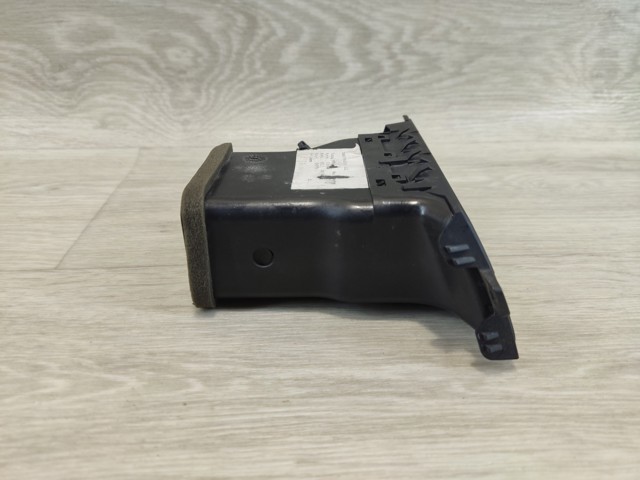 Решетка воздуховода правая 64229130460 BMW