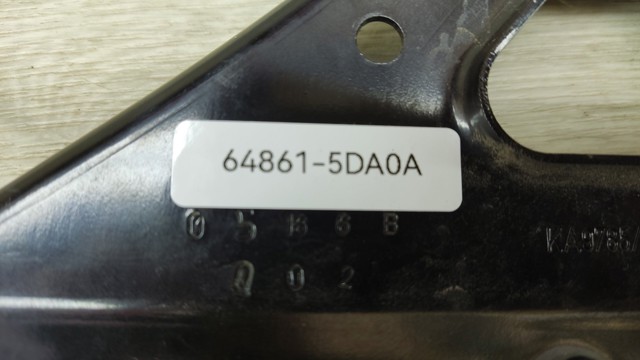 NISSAN 648615DA0A Крепление (подставка) аккумулятора (АКБ) в наличии Харьков