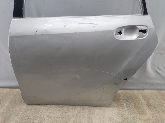 Задняя левая дверь 670040F040 TOYOTA