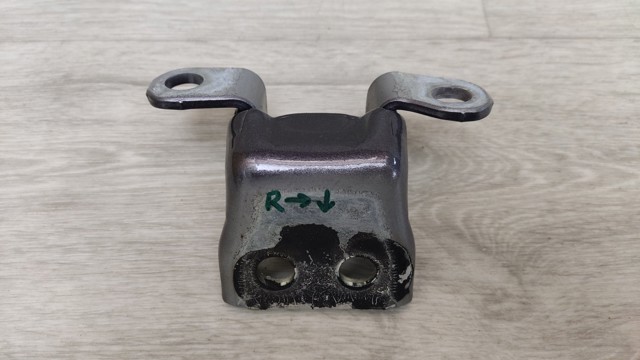 Петля двери передней правой 67420T2FA02ZZ HONDA