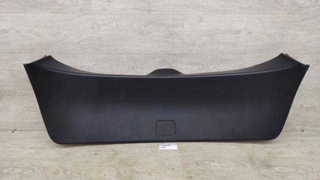 Обшивка-облицовка пятой двери 6775076030C0 TOYOTA