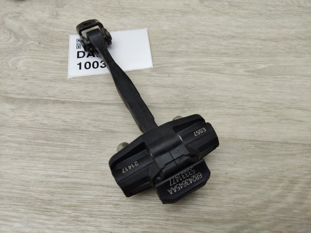 68243645AA CHRYSLER Ограничитель задней двери купить в Ровно