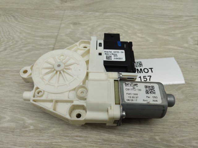 CHRYSLER 68302550AC Мотор стеклоподъемника двери передней правой в наличии Каменское