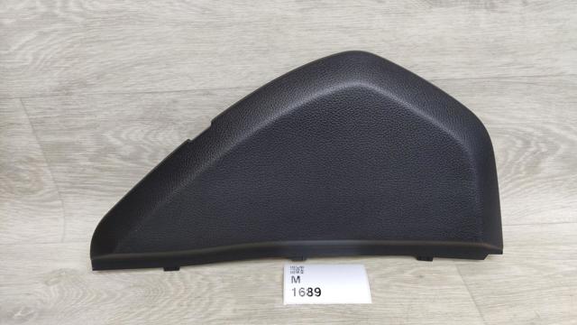 Крышка боковая панели "торпедо", правая 684984BA0A NISSAN