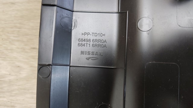 NISSAN 684986RR0A Крышка боковая панели "торпедо", правая в наличии Ровно