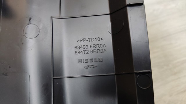 NISSAN 684996RR0A Крышка боковая панели "торпедо", левая в наличии Тернополь
