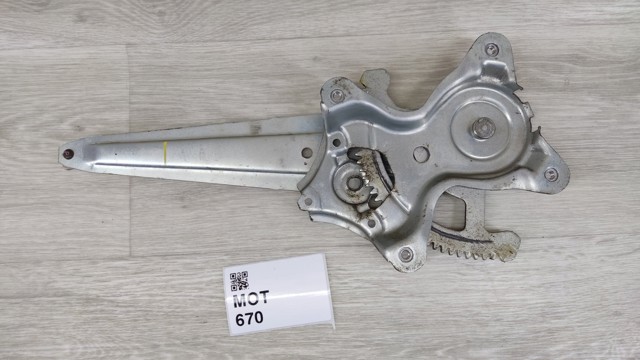 Механизм стеклоподъемника двери задней, левой 6980442040 TOYOTA