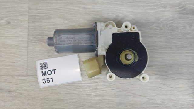 Мотор стеклоподъемника двери передней, правой 6981142 BMW