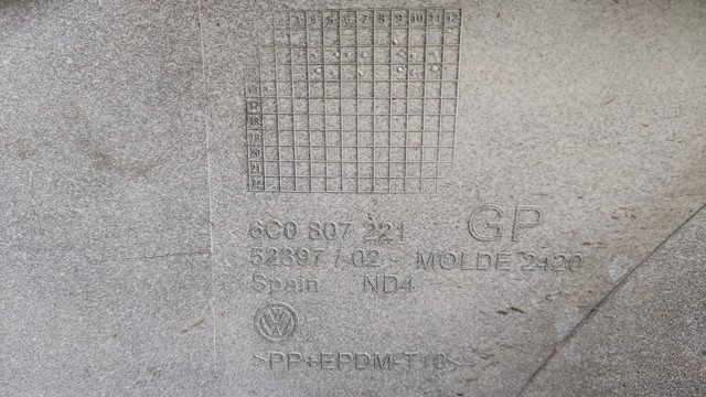 VAG 6C0807221 Передний бампер в наличии Чернигов