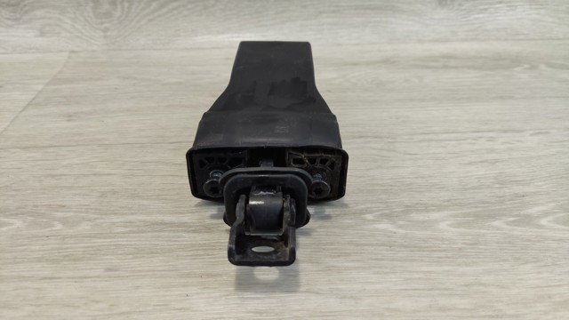 VAG 6J4839249B Ограничитель задней двери в наличии Чернигов