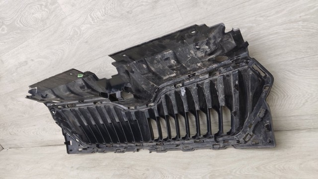 6V0853653C VAG Решетка радиатора купить в Каменское