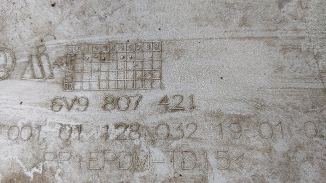 6V9807421 VAG Задний бампер купить в Львов