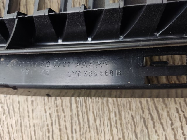 VAG 6Y0853668B Решетка радиатора в наличии Киев