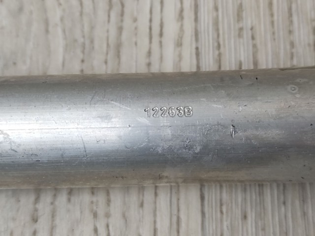 Распорка передних стоек подвески правая 7180316 BMW