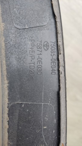 TOYOTA 750850E040 Расширитель (накладка) арки переднего крыла правый в наличии Ровно