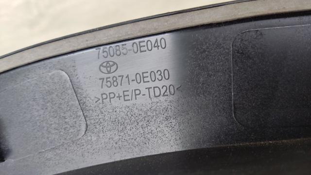 TOYOTA 750850E040 Расширитель (накладка) арки переднего крыла правый в наличии Чернигов