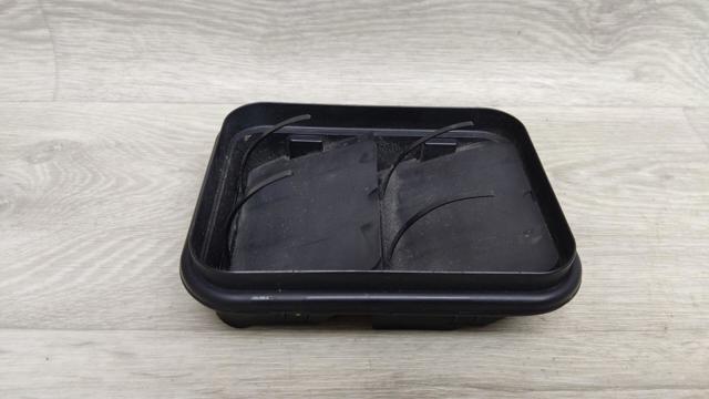 Решетка вентиляционная задняя 768042DZ0A NISSAN