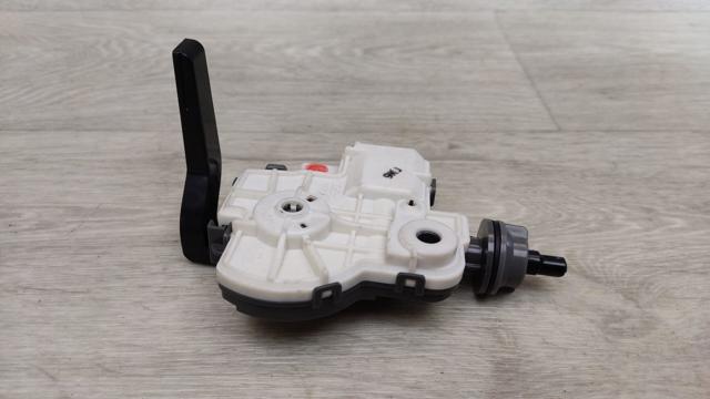 7703076030 TOYOTA Замок открывания лючка бензобака купить в Черкассы