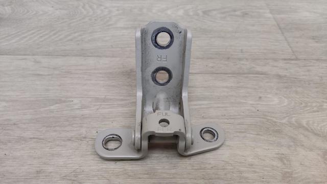 Петля передней двери, левой 793102V000 HYUNDAI