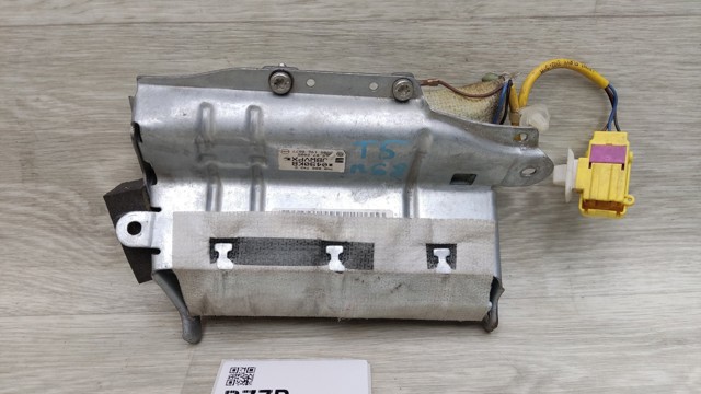 VAG 7H0880742 Шторка боковая, правая в наличии Украина