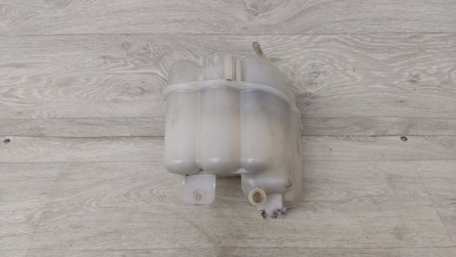 VAG 7P0121407 Бачок системы охлаждения расширительный в наличии Ирпень