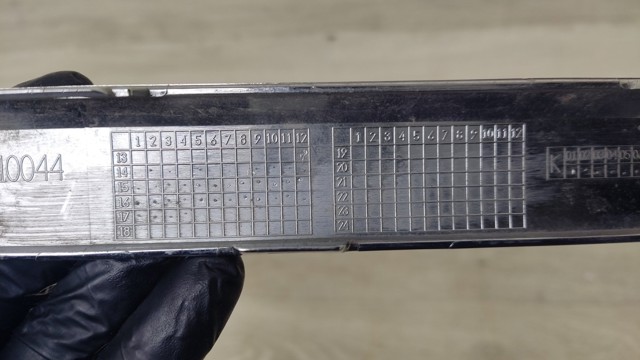 7P6853835 VAG Молдинг бампера заднего центральный купить в Ужгород