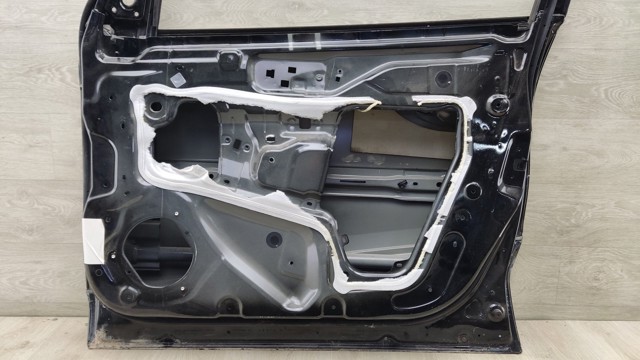 Пассажирская передняя дверь 801000704R RENAULT