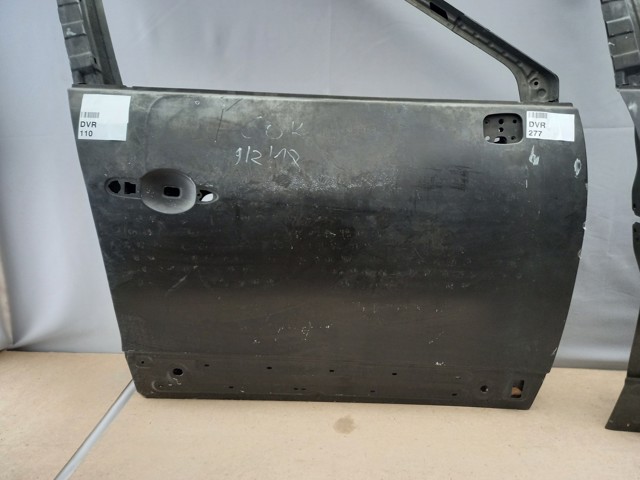 Пассажирская передняя дверь 801008930R RENAULT