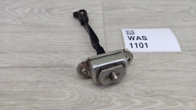 NISSAN 80430EA000 Ограничитель двери в наличии Харьков