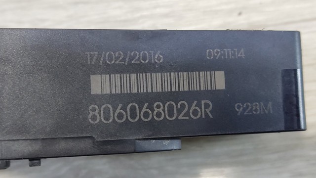 806068026R RENAULT Держатель наружной ручки двери правых дверей купить в Черкассы