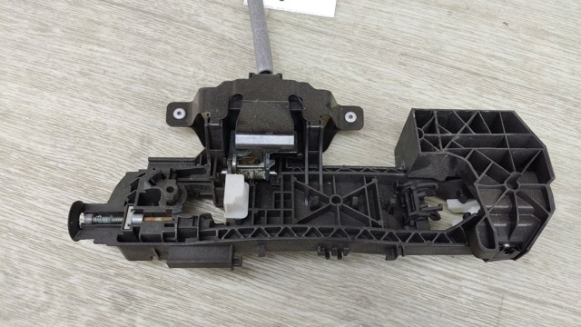 NISSAN 806105DM2A Держатель наружной ручки двери передней правой в наличии Киев